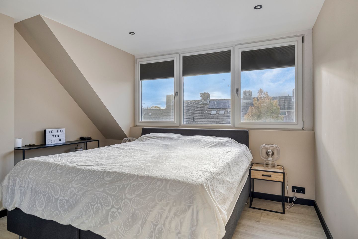 Foto 20 van Klagerstuin 138