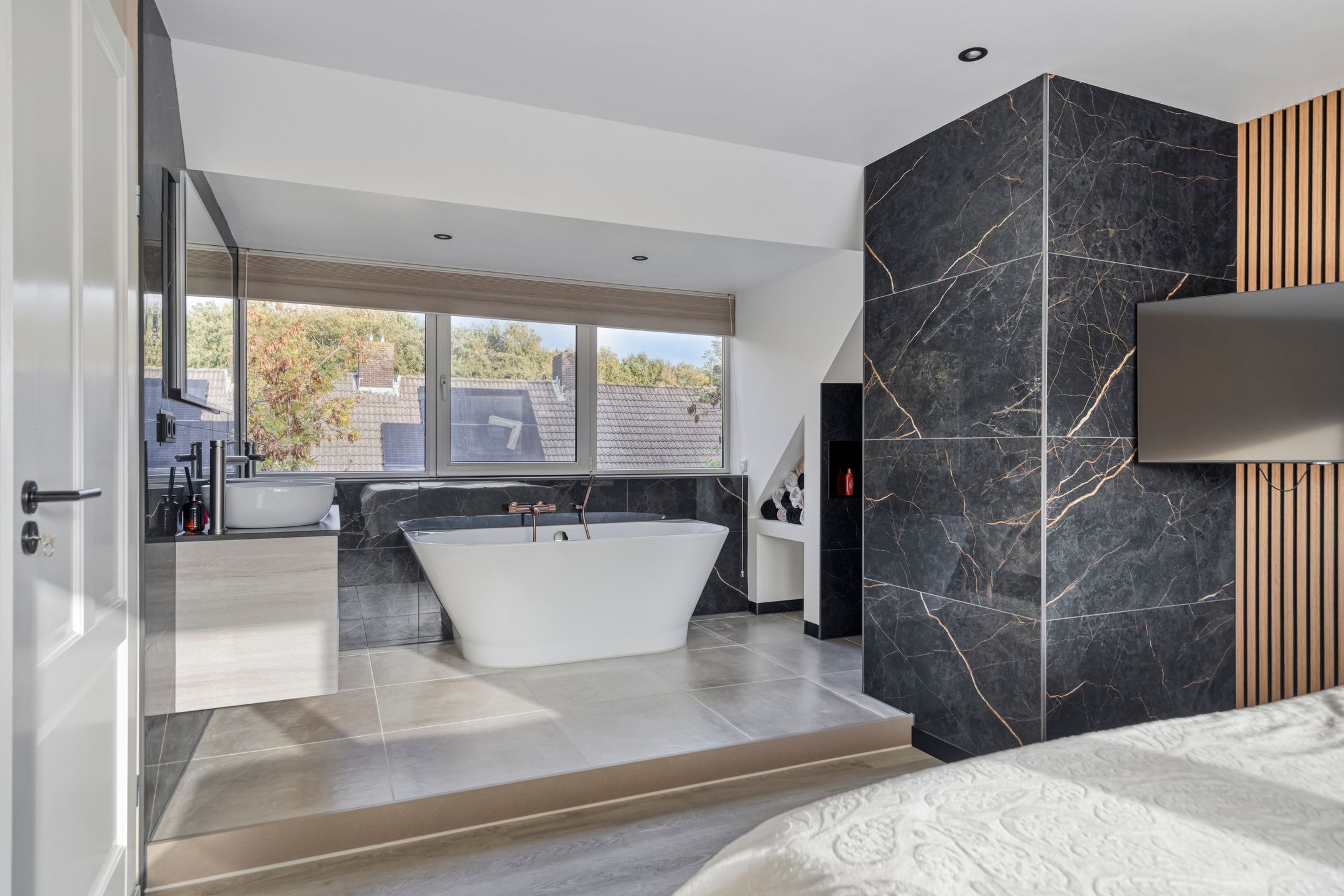 Foto 3 van Klagerstuin 138