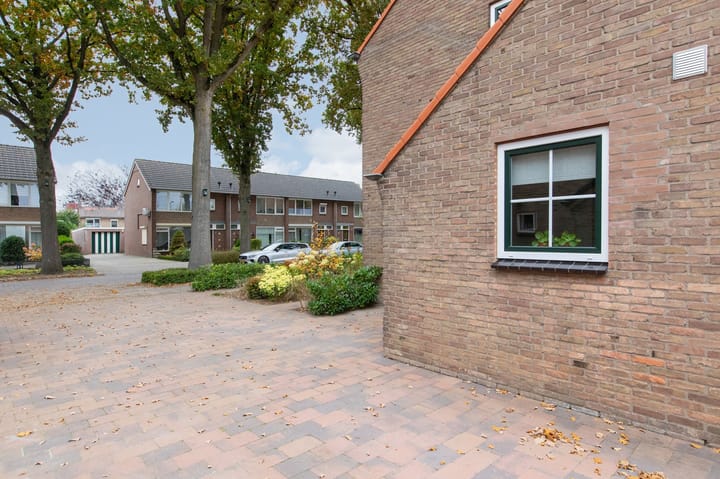 Foto 10 van Julianalaan 36