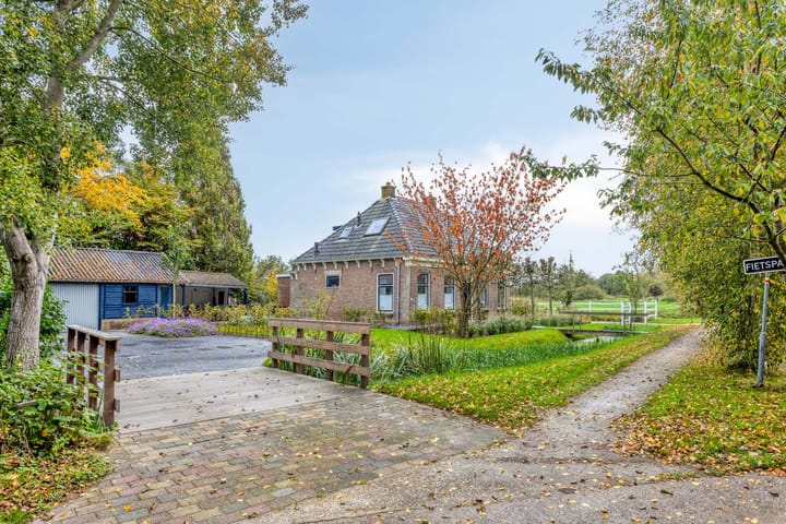 Photo 2 of Pieter Stuyvesantweg 199