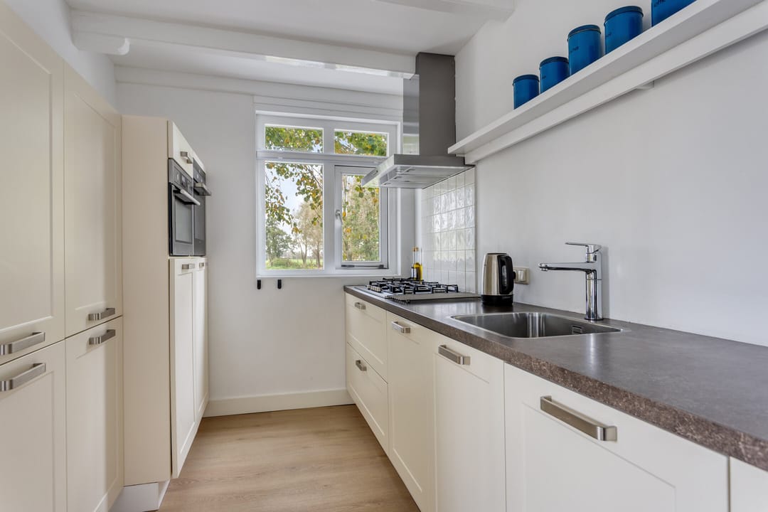 Photo 17 of Pieter Stuyvesantweg 199