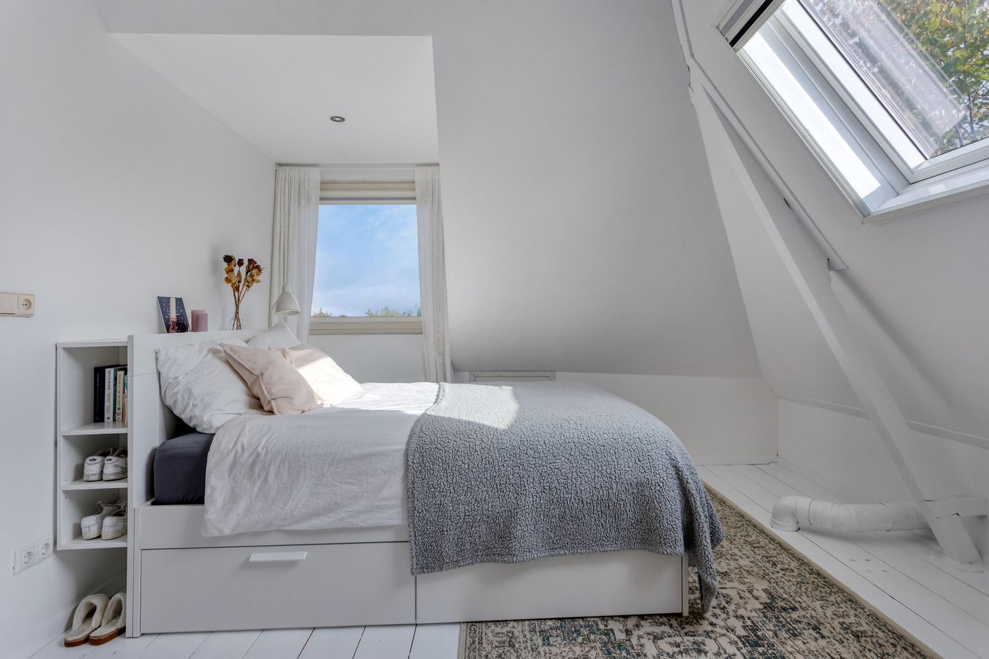 Photo 29 of Pieter Stuyvesantweg 199