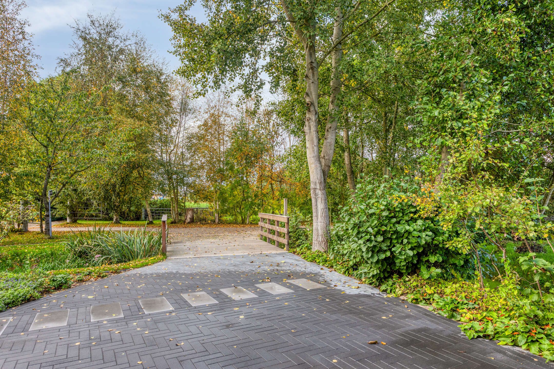 Photo 48 of Pieter Stuyvesantweg 199