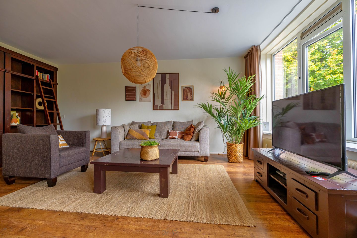 Photo 1 of Helperzoom 379