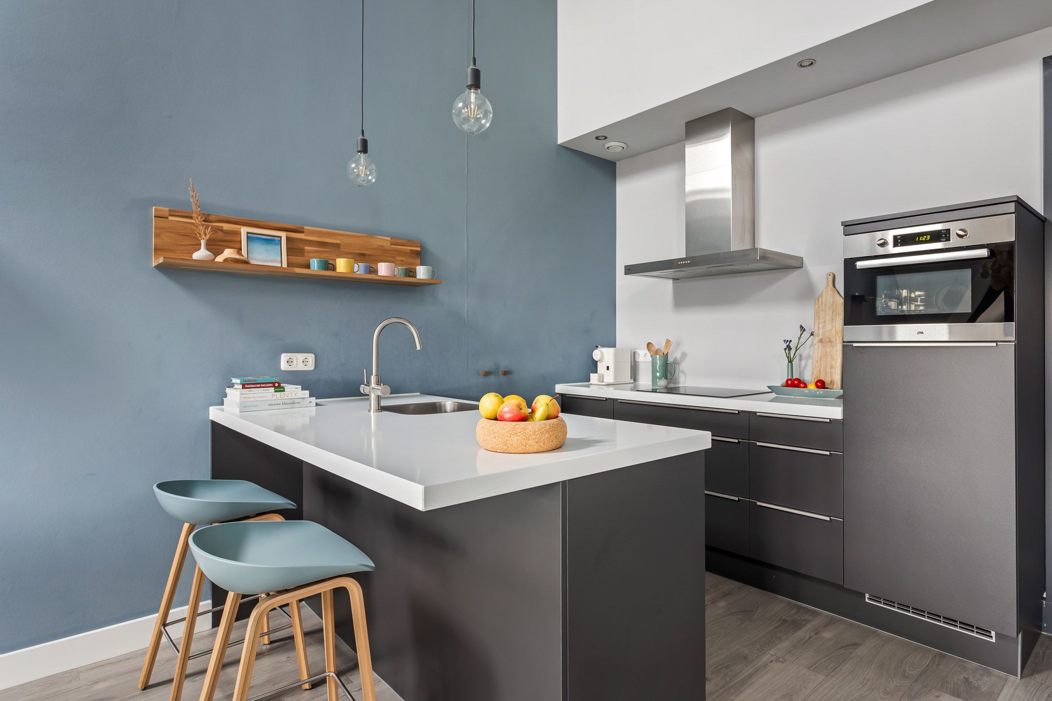 Foto 3 van Middenplein 32