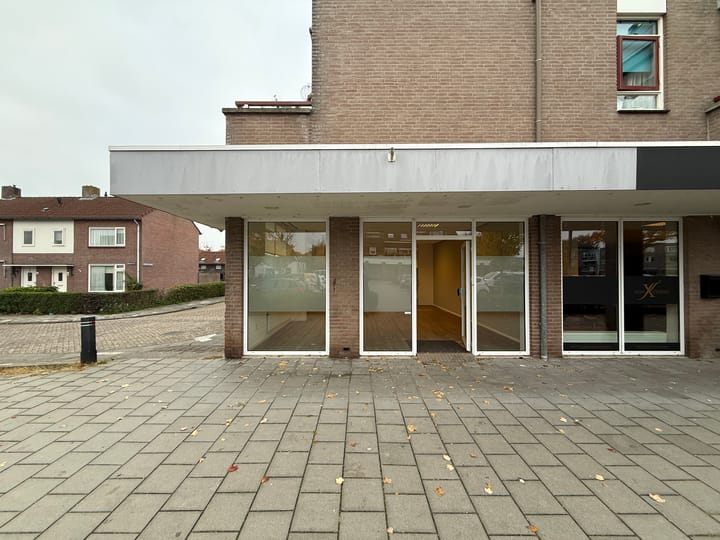 Raadhuisplein 5, Sprang-Capelle