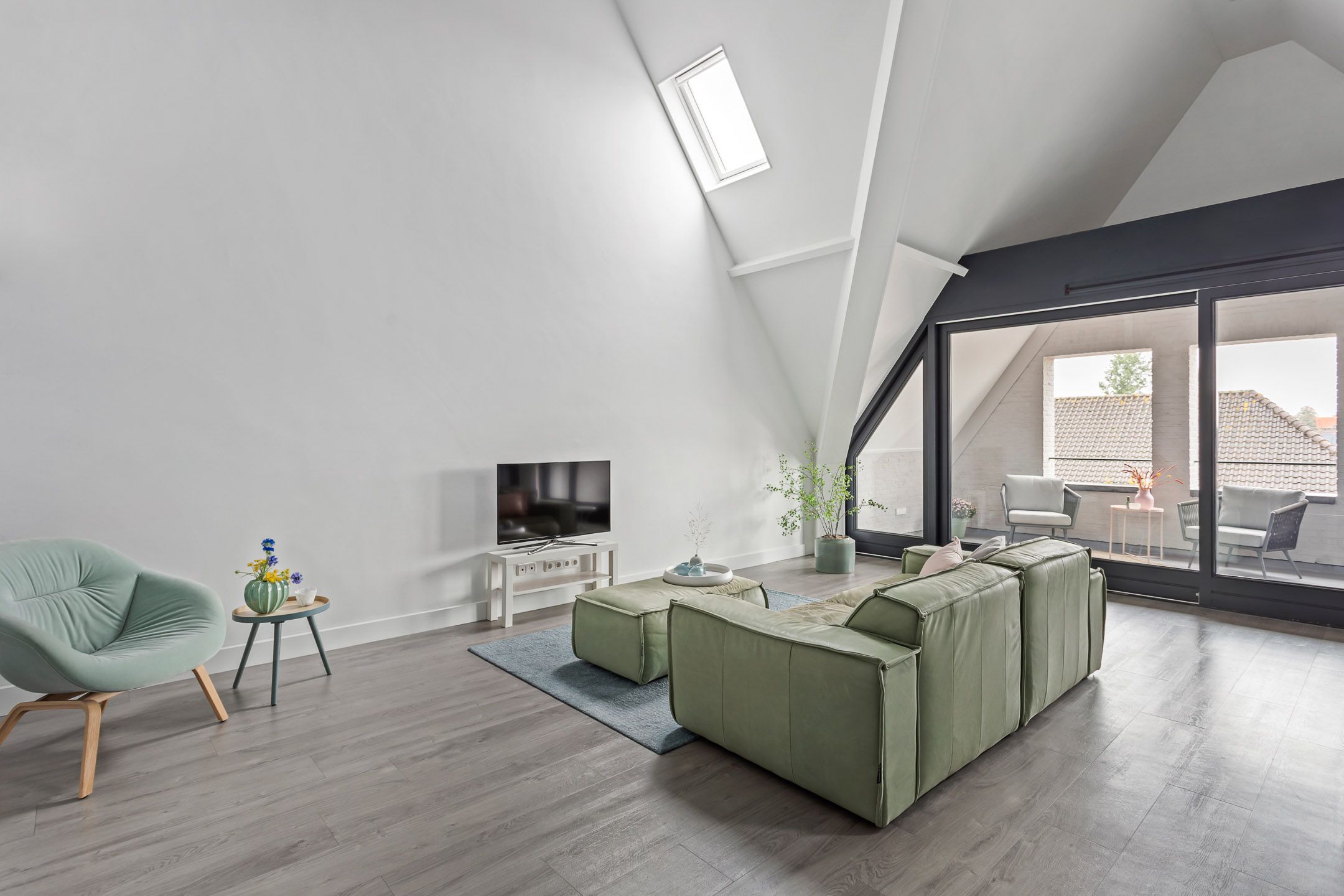 Foto 9 van Middenplein 32