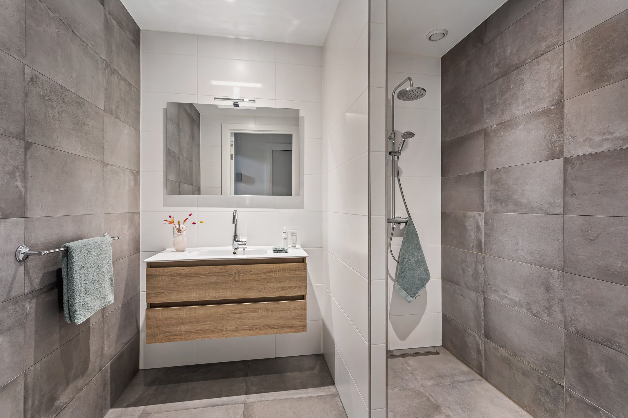 Foto 15 van Middenplein 32