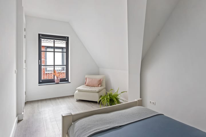 Foto 17 van Middenplein 32