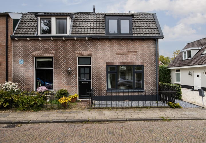 Photo 2 of Burgemeester Penstraat 61