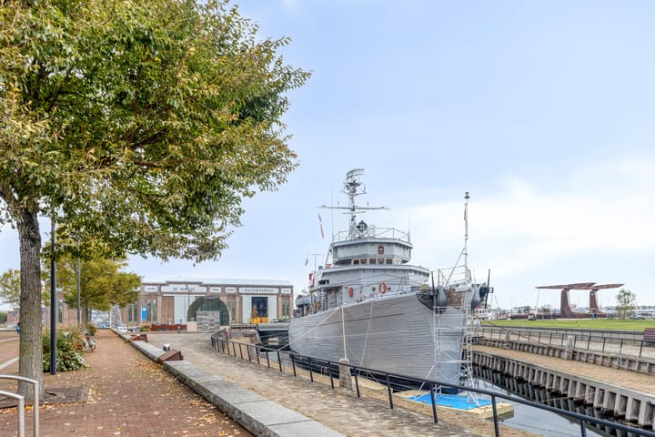 Photo 21 of Wilhelminastraat 16