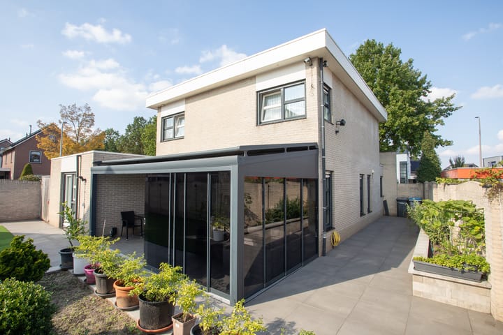 Photo 2 of De Plevier 63