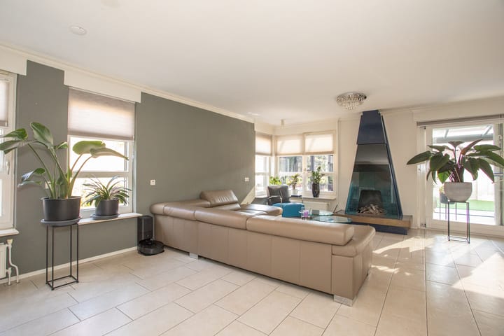 Photo 16 of De Plevier 63