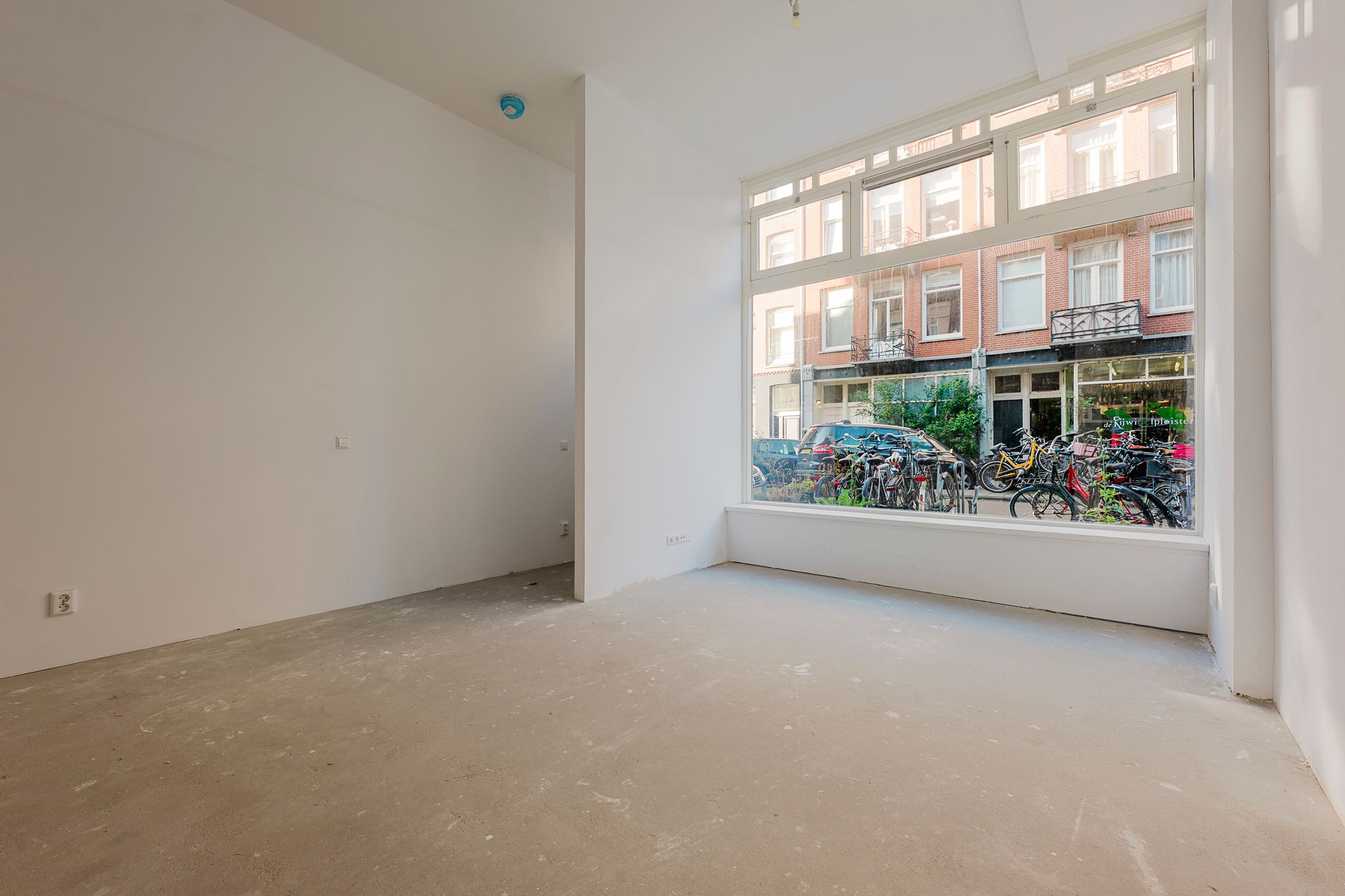 Photo 3 of Camperstraat 3-H