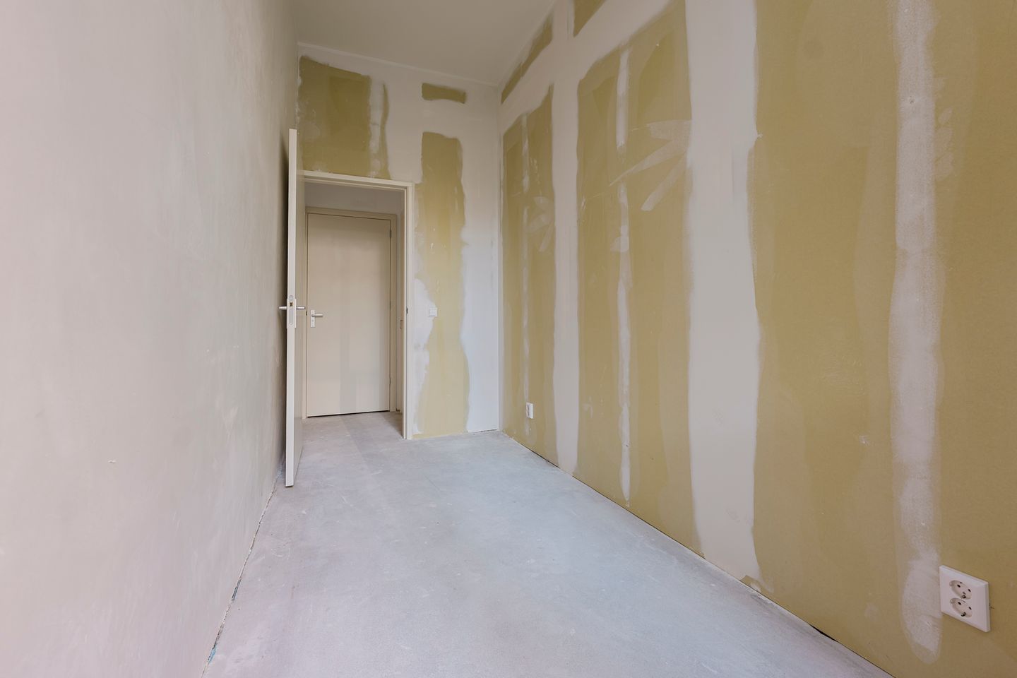 Photo 14 of Camperstraat 3-H