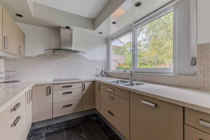 Foto 12 van Larixplantsoen 30