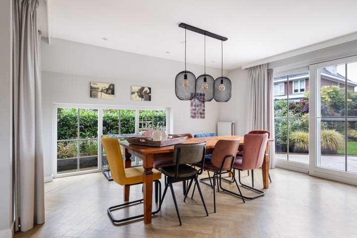 Foto 11 van Strick van Linschotenstraat 92