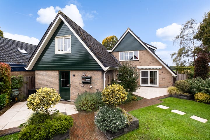 Foto 16 van Strick van Linschotenstraat 92