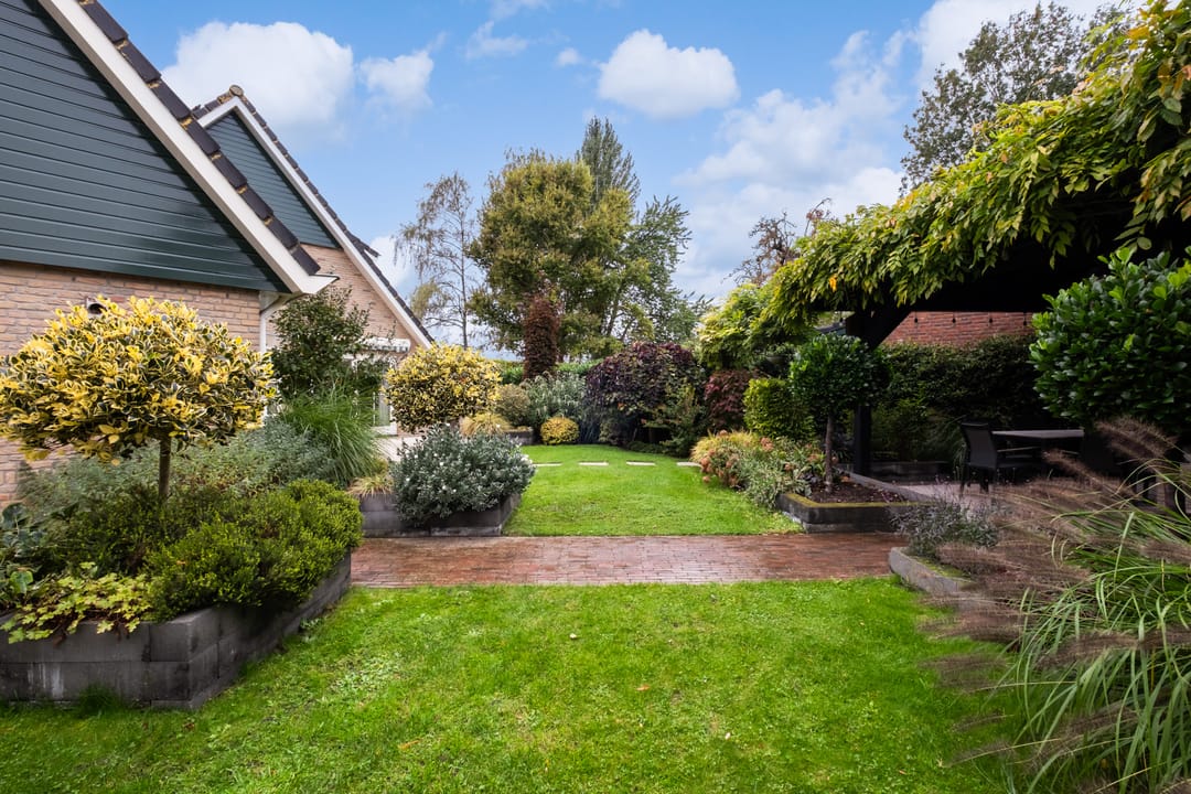 Foto 17 van Strick van Linschotenstraat 92