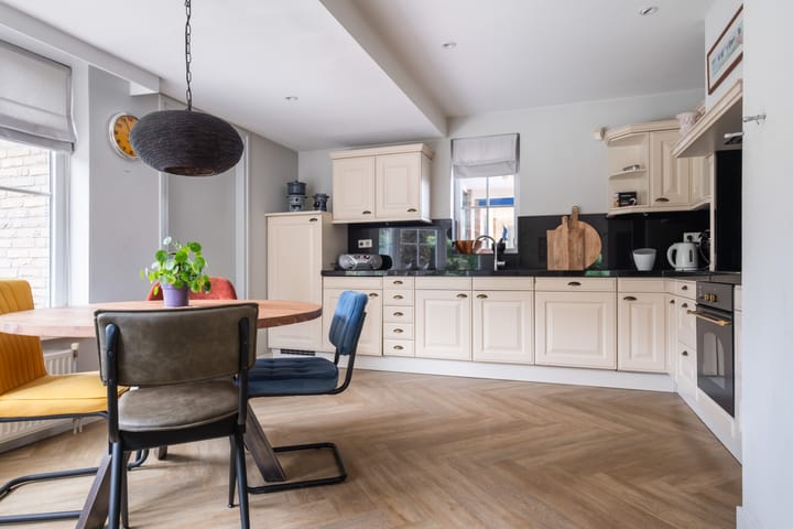 Foto 20 van Strick van Linschotenstraat 92