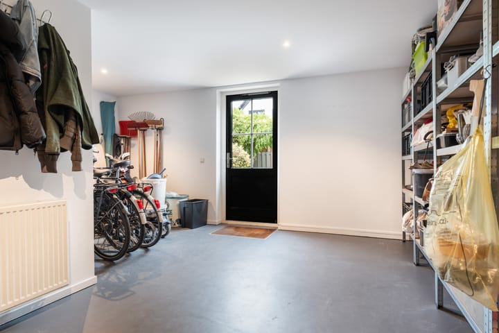 Foto 43 van Strick van Linschotenstraat 92