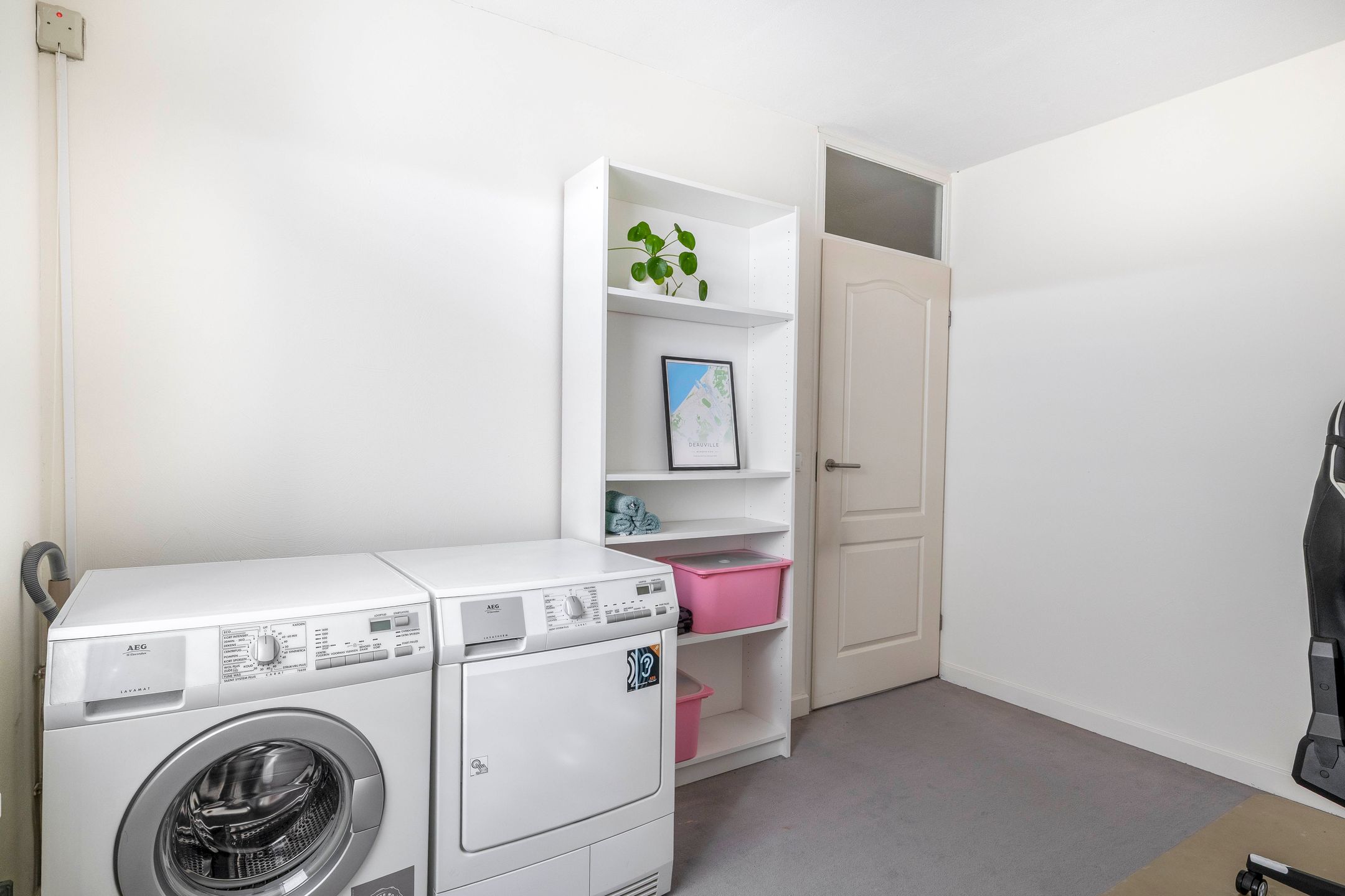 Photo 36 of Zuidende 64