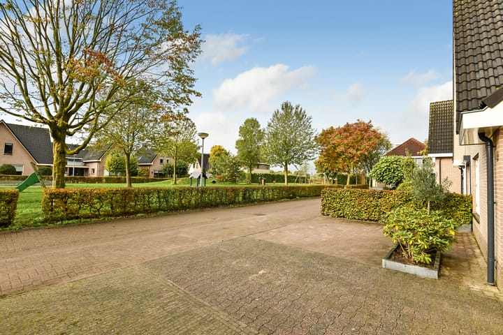 Photo 2 of Willem Alexanderstraat 21