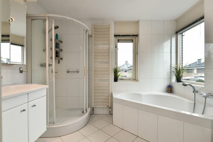 Photo 23 of Willem Alexanderstraat 21