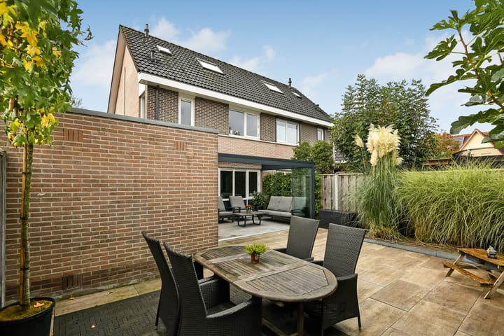 Photo 38 of Willem Alexanderstraat 21