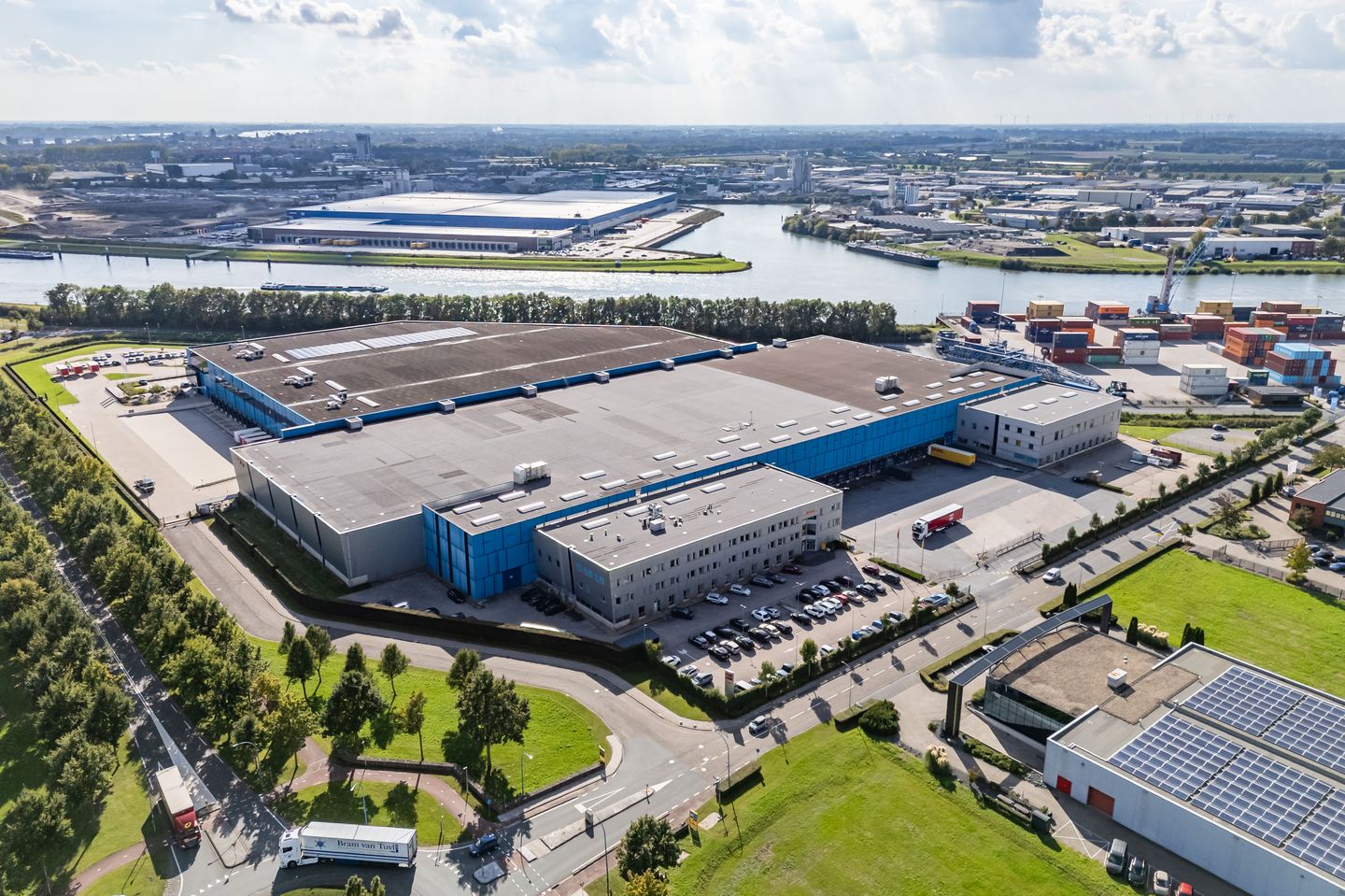 Bekijk foto 3 van De Riemsdijk 1