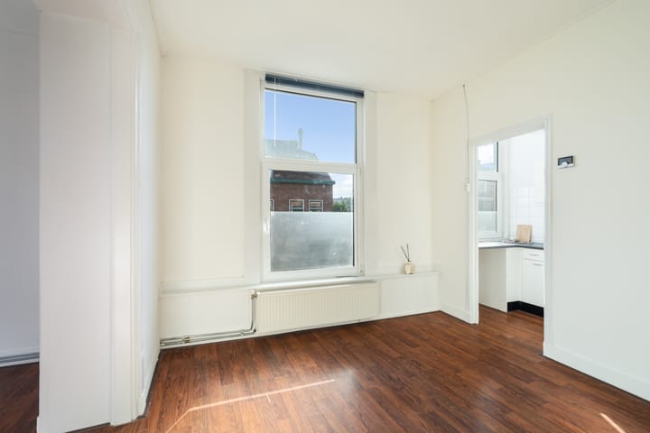 Photo 8 of Graaf Jan van Nassaustraat 15-B