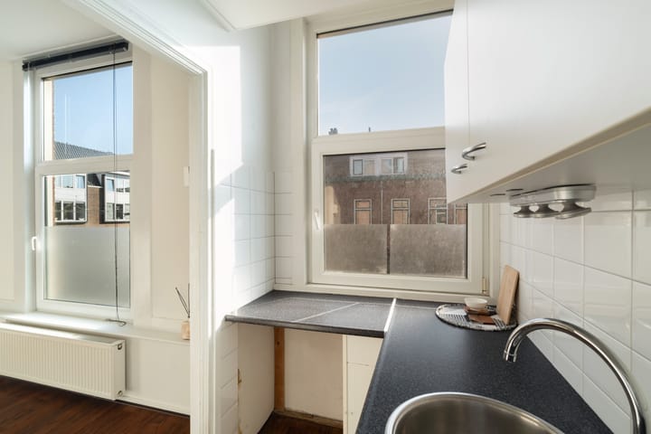 Photo 10 of Graaf Jan van Nassaustraat 15-B