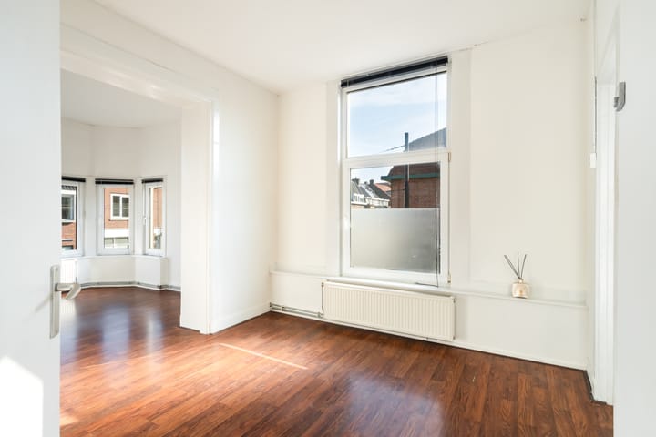 Photo 12 of Graaf Jan van Nassaustraat 15-B