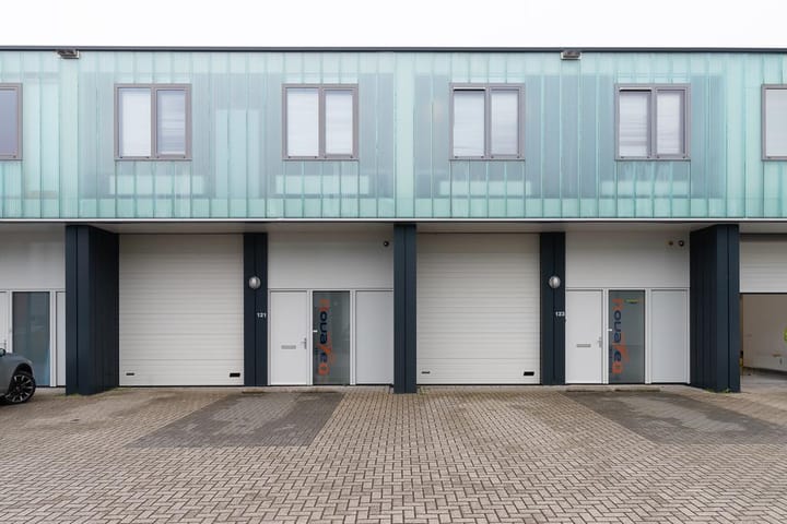 Pesetaweg 121, Nieuw-Vennep