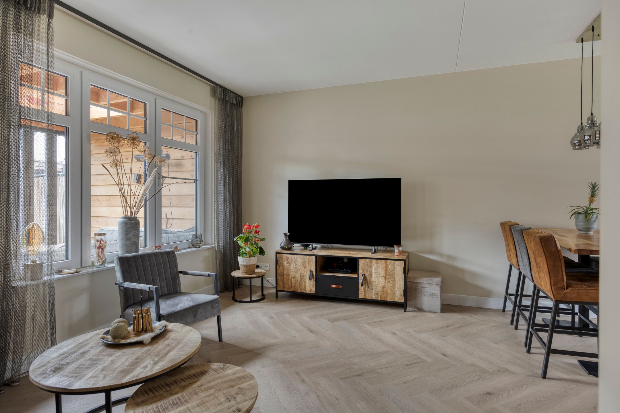 Foto 9 van Weegbree 57