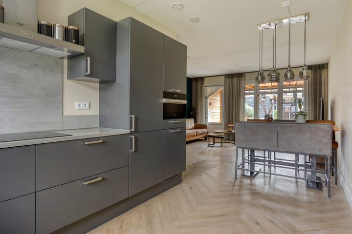 Foto 12 van Weegbree 57