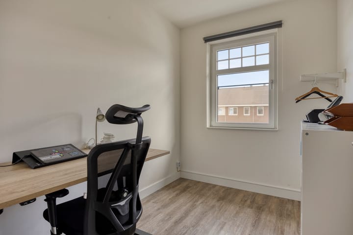 Foto 15 van Weegbree 57