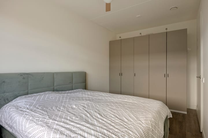 Foto 18 van Weegbree 57