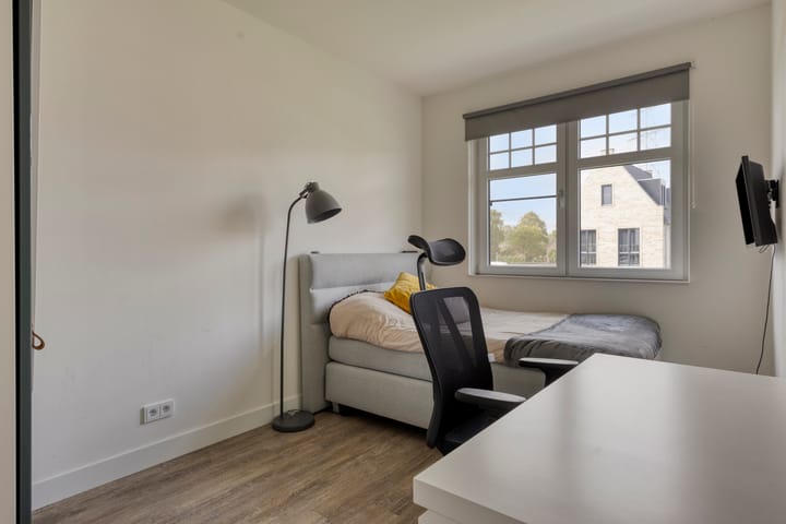 Foto 19 van Weegbree 57