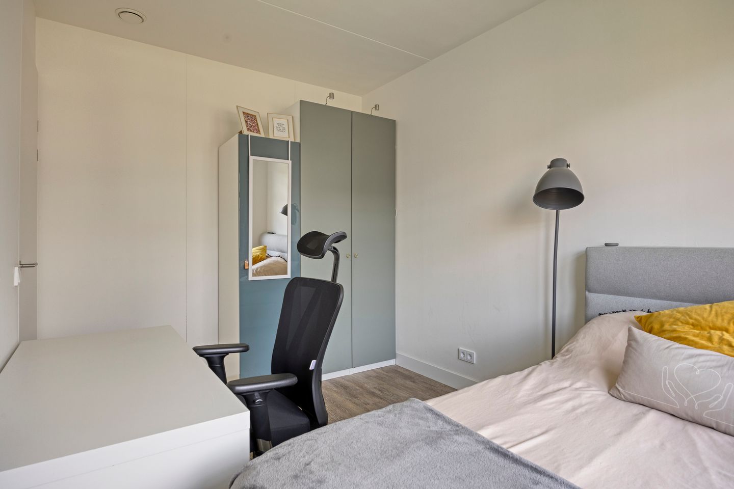 Foto 20 van Weegbree 57