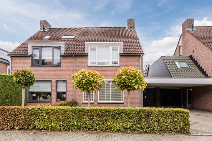 Foto 1 van Zuster Stellalaan 11