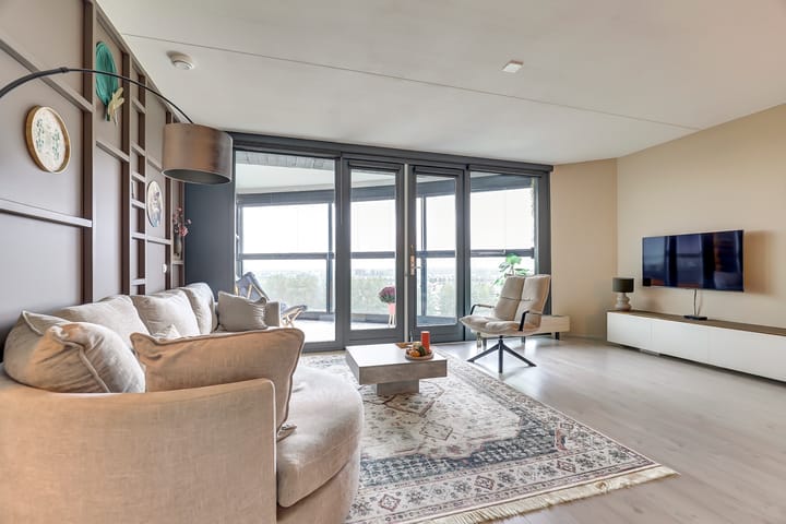 Foto 2 van Uiverplein 212