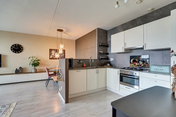 Foto 15 van Uiverplein 212