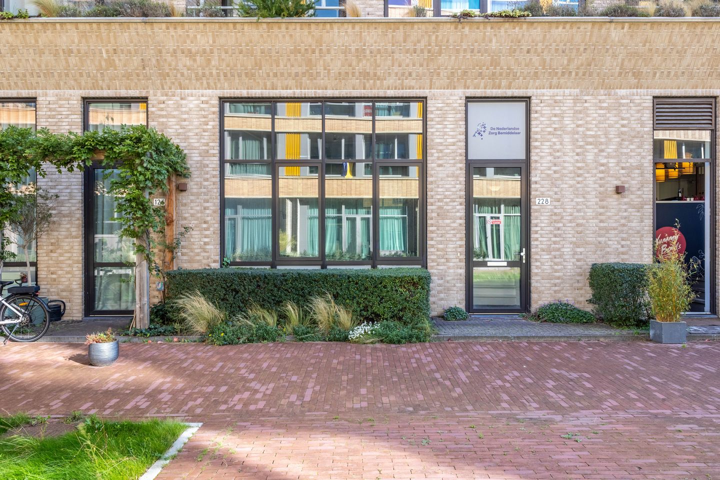 View photo 2 of Schipluidenlaan 228