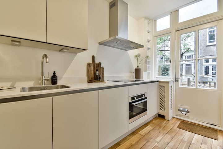 Photo 14 of Frans van Mierisstraat 56-H