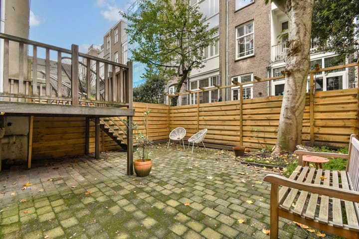 Photo 16 of Frans van Mierisstraat 56-H