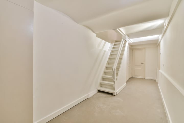 Photo 17 of Frans van Mierisstraat 56-H