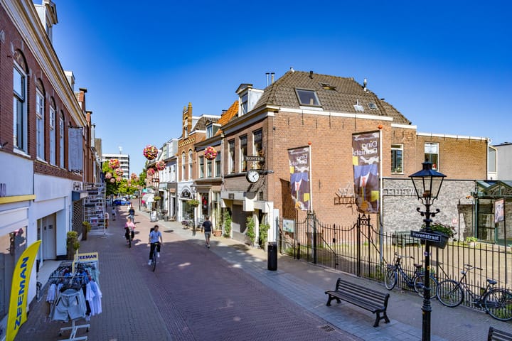 Foto 68 van Julianastraat 11