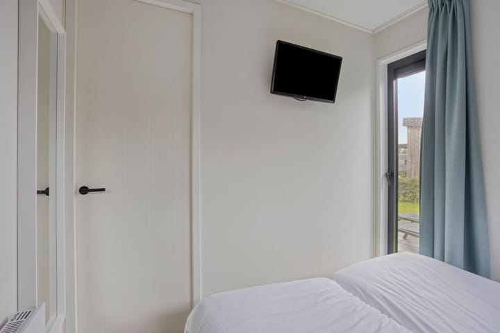 Foto 12 van Zuideruitweg 68-025