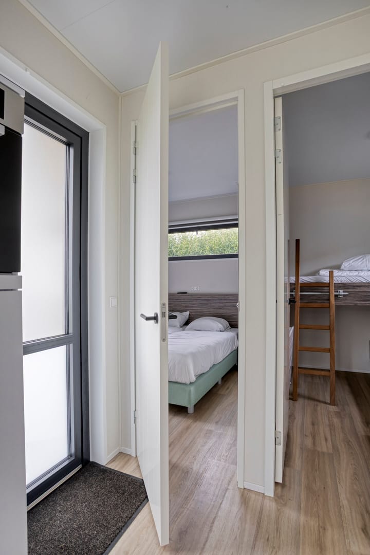 Foto 15 van Zuideruitweg 68-025